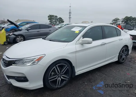 2017 Honda Accord Touring V6 z USA, uszkodzony, nr VIN 1HGCR3F9XHA022962